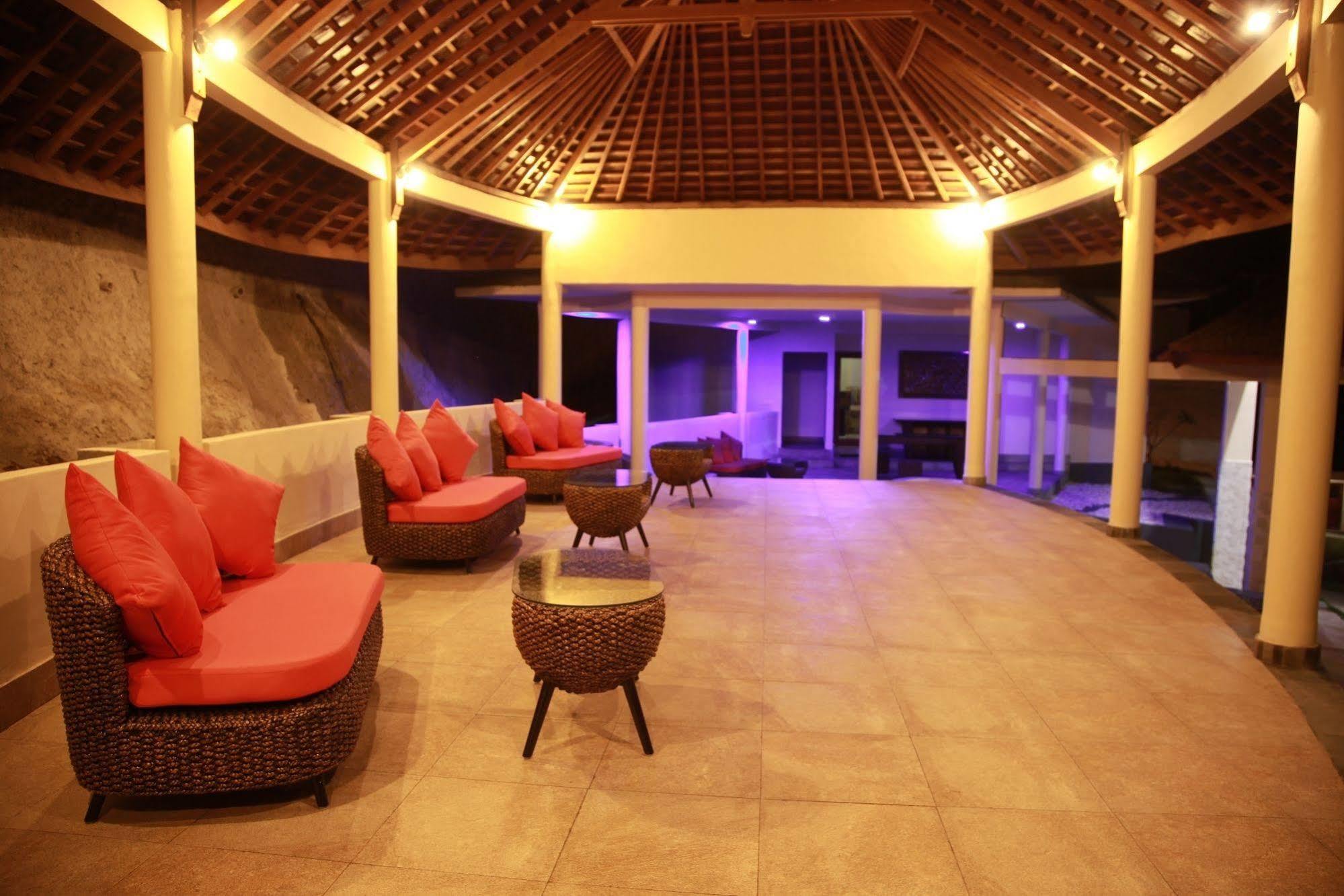 Lima Satu Resort Pemenang Exterior photo
